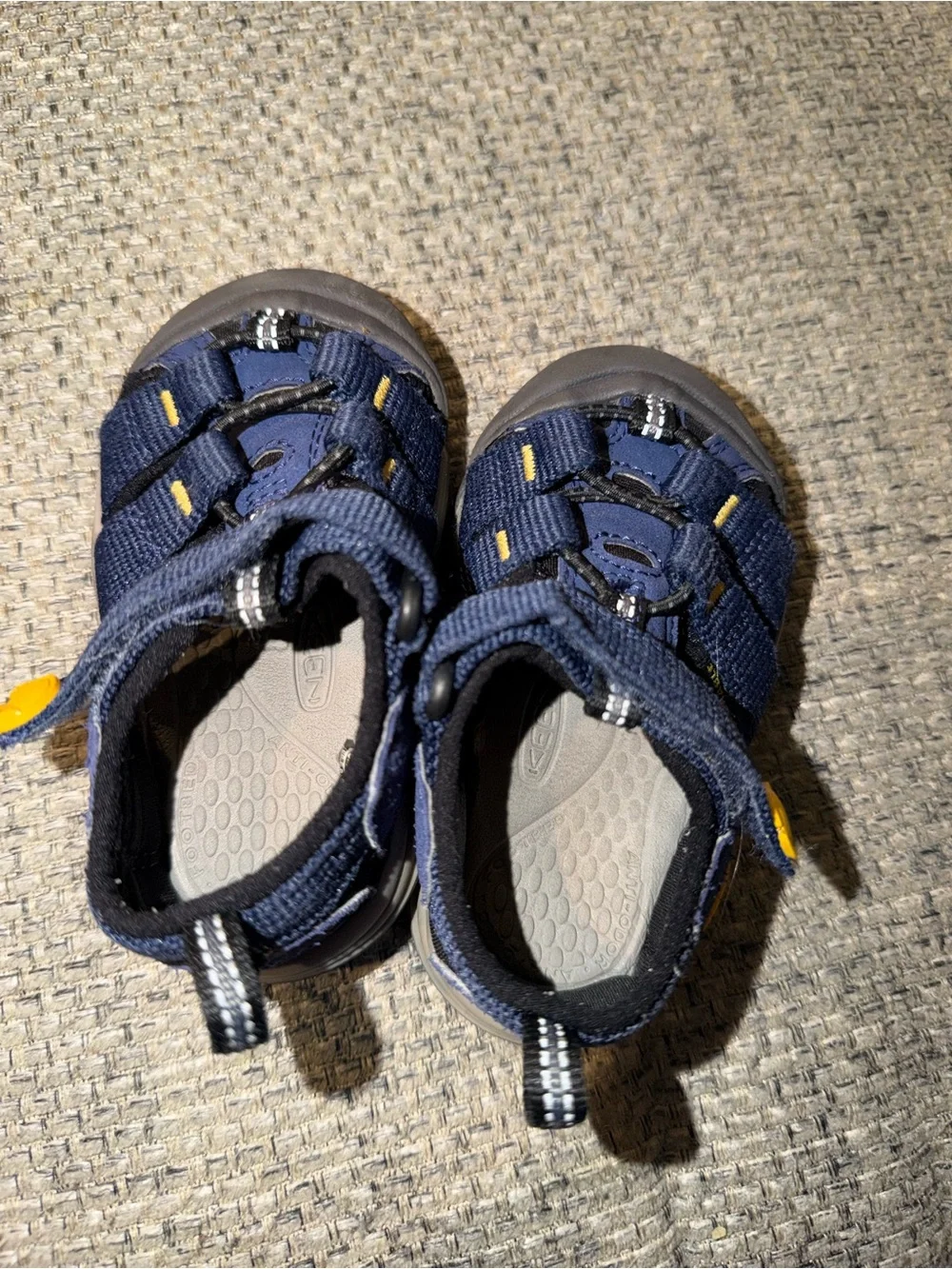 Keen sturdy closed